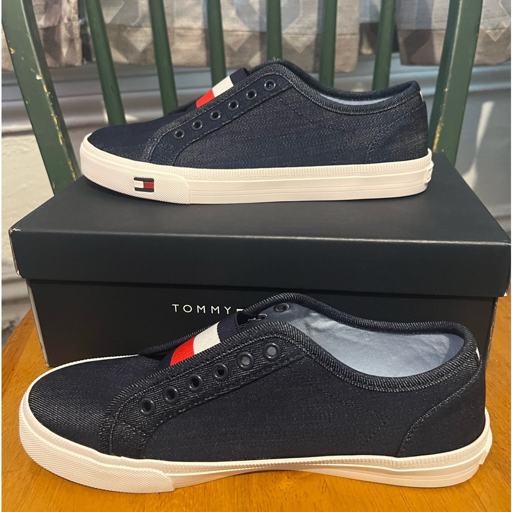 Tommy Hilfiger Women's Slip-on Sneakers Size 8M
New with Box